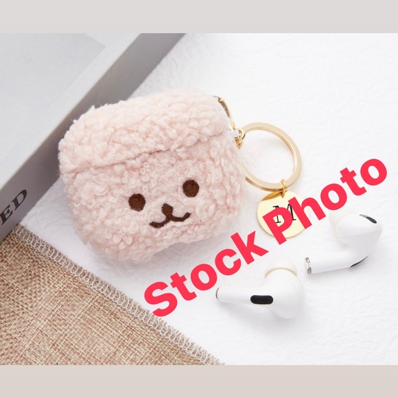 Set of Fuzzy Bear Airpod Pro cases in blue and pink - Picture 4 of 4